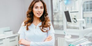 Perspectivas de Carreira e Mercado de Trabalho para Auxiliares de Saúde Bucal | Widom